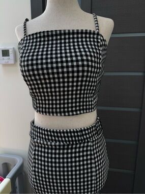 Gingham Two-Piece Crop Top & Skirt Set - Black/White